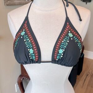 Bikini Top Embroidered Floral Gray